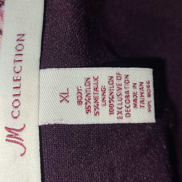 💜JM Collection Top w/Embellished Neckline💜Size XL - Picture 11 of 12